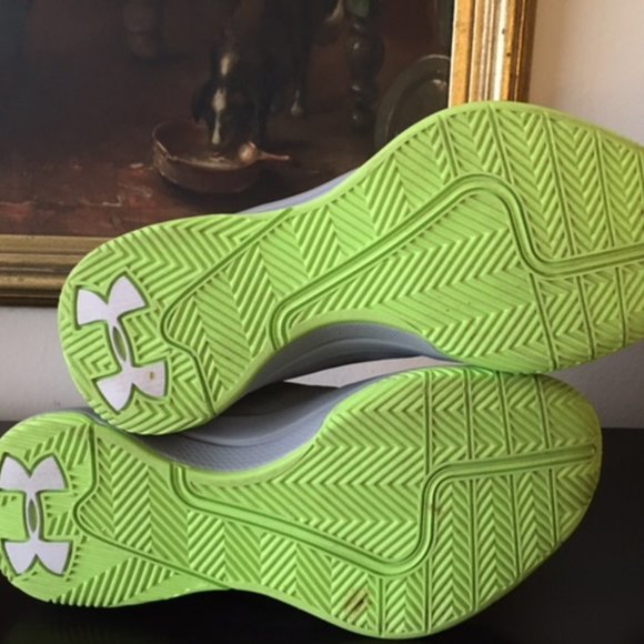 UNDER ARMOUR YOUTH BASKETBALL SHOES - Picture 5 of 5